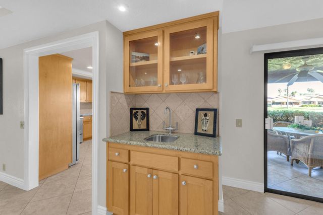 168 Camino Arroyo S, Palm Desert, CA 92260