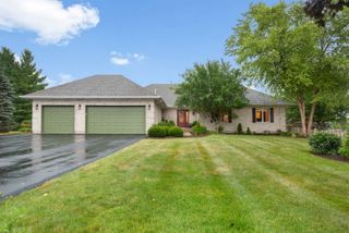 8404 Squirrel Drive, Spring Grove, IL 60081