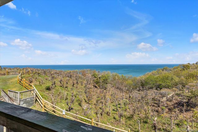 707 Bluffs Drive N, Baiting Hollow, NY 11933
