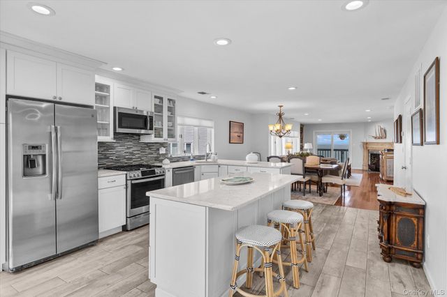 707 Bluffs Drive N, Baiting Hollow, NY 11933