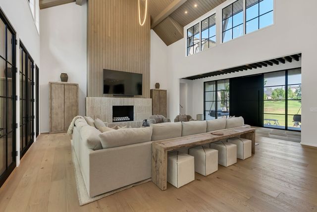 7116 Lanceleaf Dr, College Grove, TN 37046