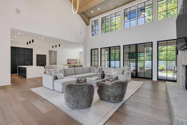 7116 Lanceleaf Dr, College Grove, TN 37046