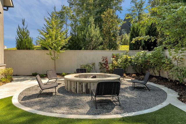 7116 Lanceleaf Dr, College Grove, TN 37046