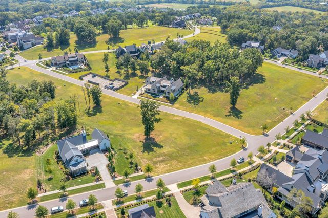 7116 Lanceleaf Dr, College Grove, TN 37046