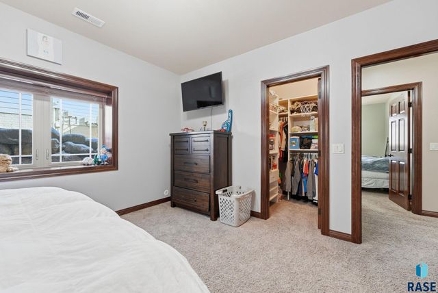 1400 S Hyde Park Ave Avenue, Sioux Falls, SD 57106