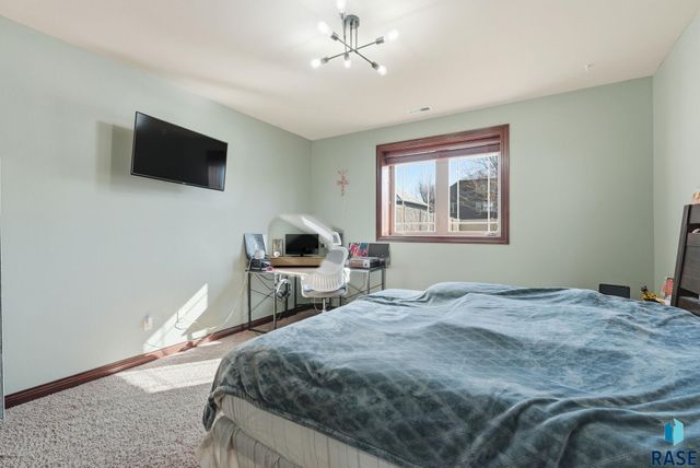 1400 S Hyde Park Ave Avenue, Sioux Falls, SD 57106