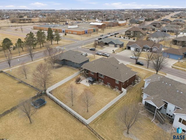 1400 S Hyde Park Ave Avenue, Sioux Falls, SD 57106