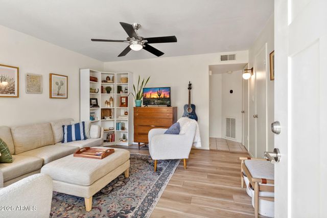 8420 E MONTEBELLO Avenue, Scottsdale, AZ 85250