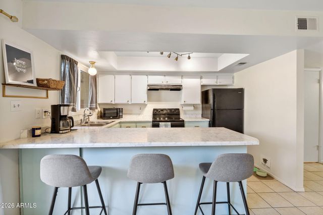 8420 E MONTEBELLO Avenue, Scottsdale, AZ 85250