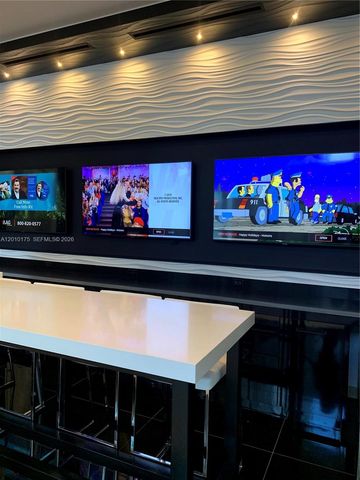 851 NE 1st Ave 2700, Miami, FL 33132