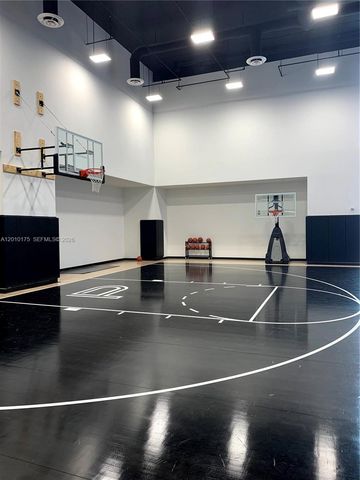 851 NE 1st Ave 2700, Miami, FL 33132