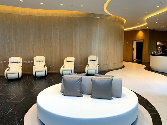 851 NE 1st Ave 2700, Miami, FL 33132