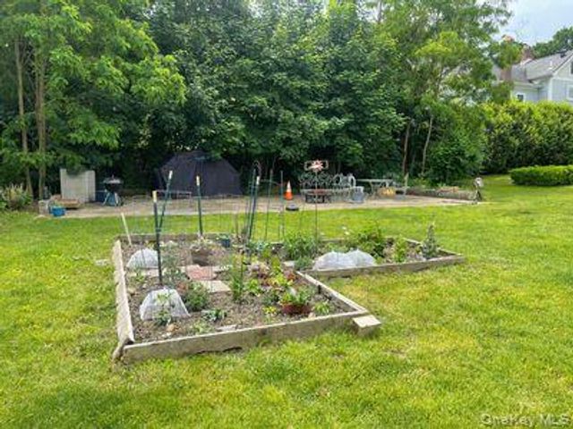 74 Prospect Street 1N, Huntington, NY 11743