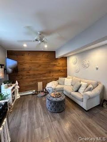 74 Prospect Street 1N, Huntington, NY 11743