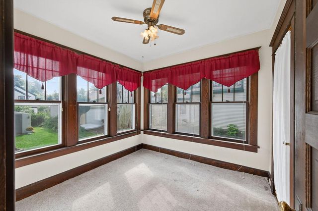 1009 3rd Street S, Stillwater, MN 55082