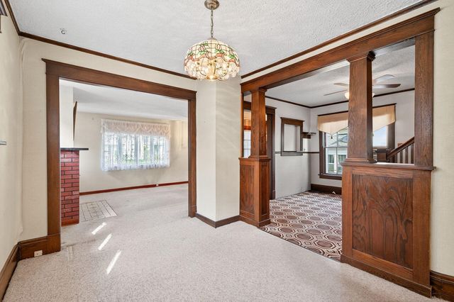 1009 3rd Street S, Stillwater, MN 55082