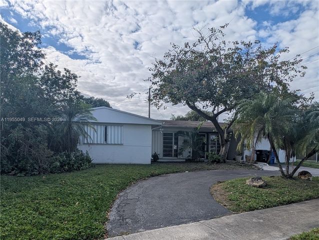 1900 NE 186th Dr, North Miami Beach, FL 33179