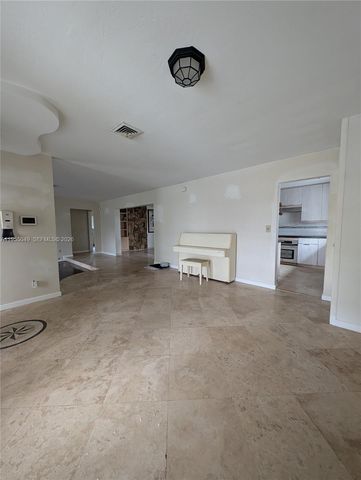 1900 NE 186th Dr, North Miami Beach, FL 33179