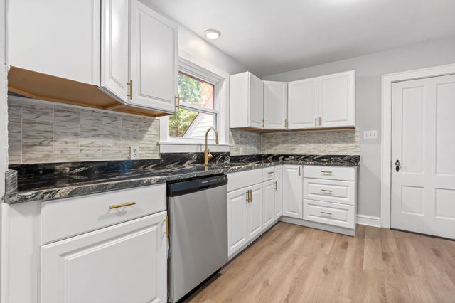 857 Union Street, Manchester, NH 03104