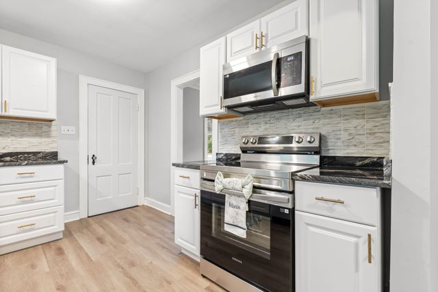 857 Union Street, Manchester, NH 03104
