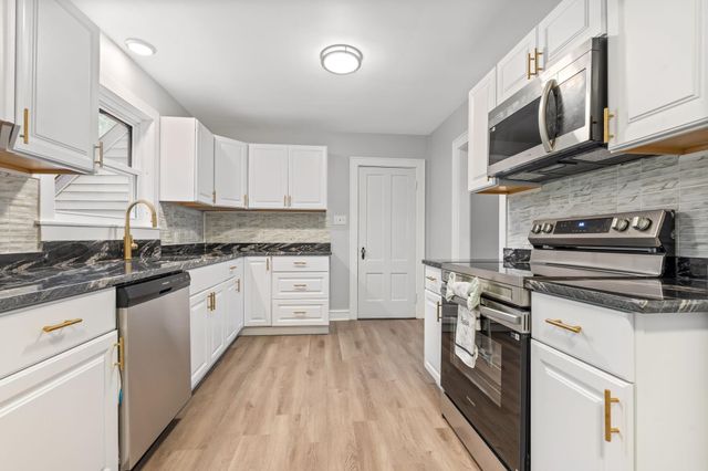 857 Union Street, Manchester, NH 03104