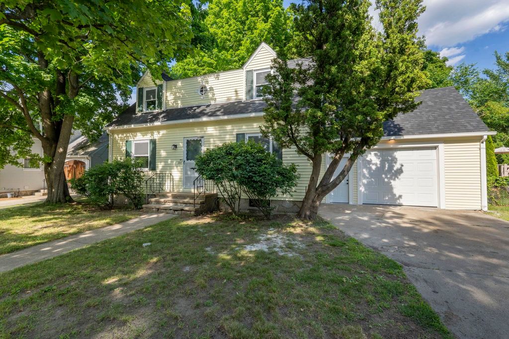 857 Union Street, Manchester, NH 03104