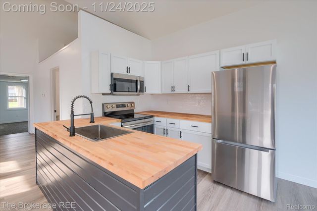 1684 Liberty Street, Lapeer, MI 48446