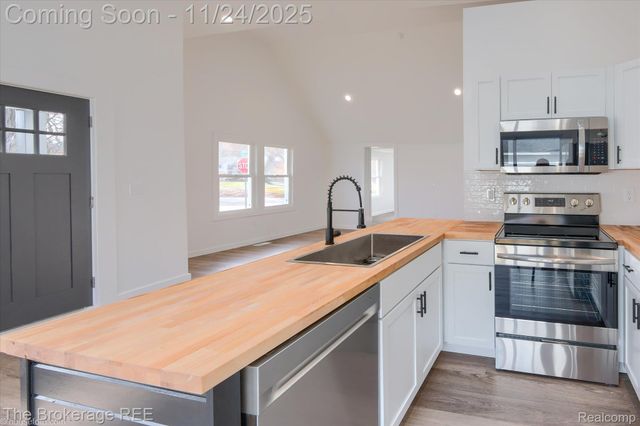 1684 Liberty Street, Lapeer, MI 48446