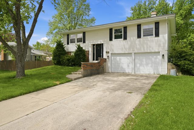 2S206 Mayfield Lane, Glen Ellyn, IL 60137