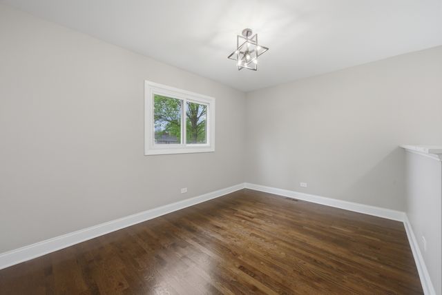 2S206 Mayfield Lane, Glen Ellyn, IL 60137