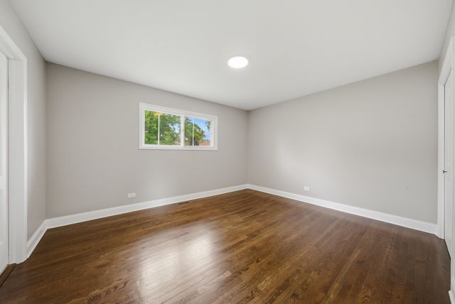 2S206 Mayfield Lane, Glen Ellyn, IL 60137