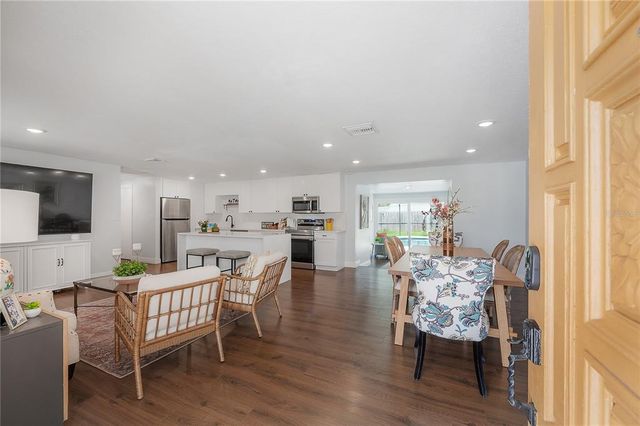 10110 N BOULEVARD, Tampa, FL 33612