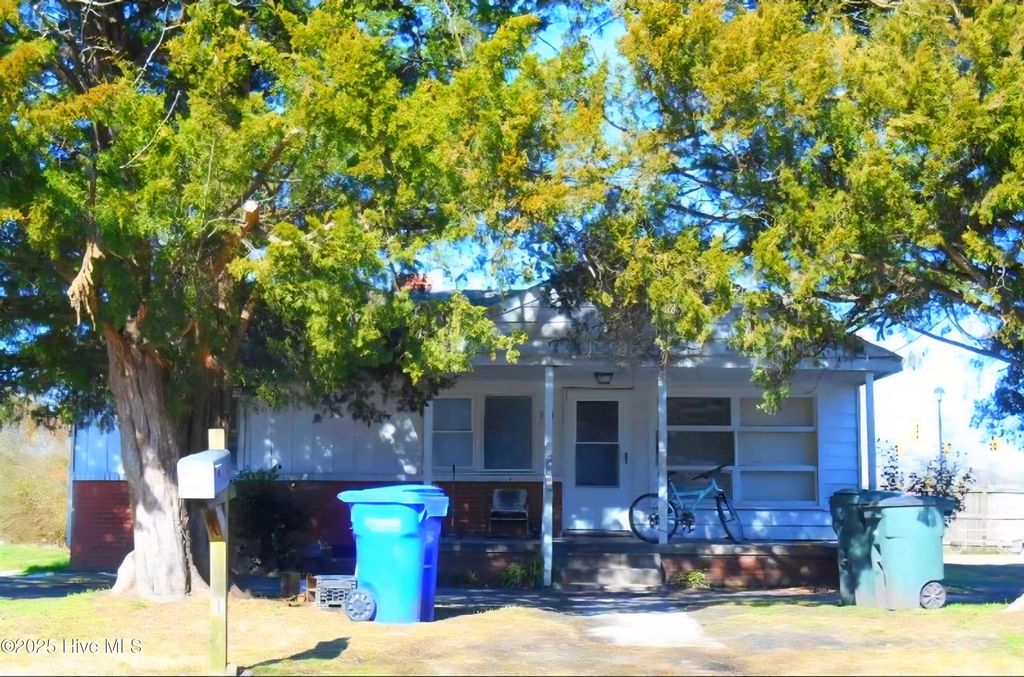 2131 N Village Drive, Greenville, NC 27834