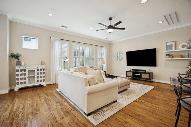 934 W 22nd Street B, Houston, TX 77008