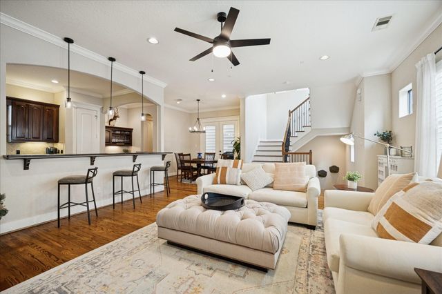 934 W 22nd Street B, Houston, TX 77008