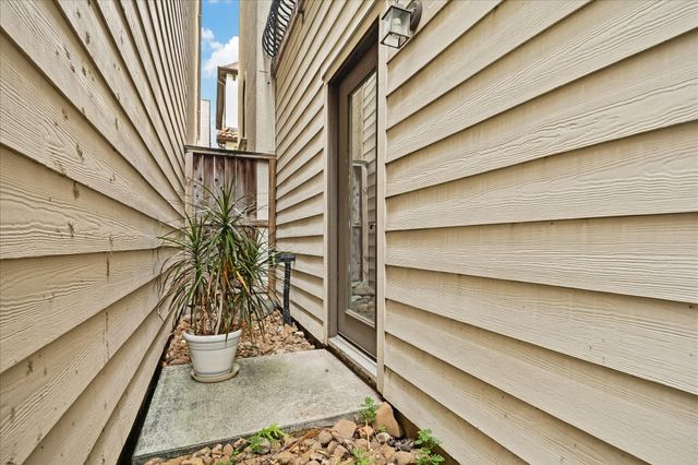 934 W 22nd Street B, Houston, TX 77008