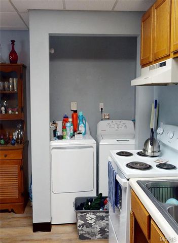 518 W Harris Avenue, Greenville, IL 62246