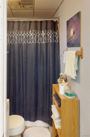 518 W Harris Avenue, Greenville, IL 62246