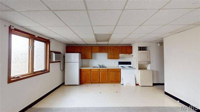 518 W Harris Avenue, Greenville, IL 62246