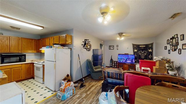 518 W Harris Avenue, Greenville, IL 62246