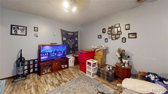 518 W Harris Avenue, Greenville, IL 62246