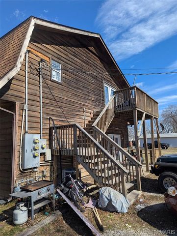 518 W Harris Avenue, Greenville, IL 62246