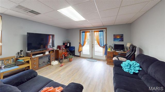 518 W Harris Avenue, Greenville, IL 62246