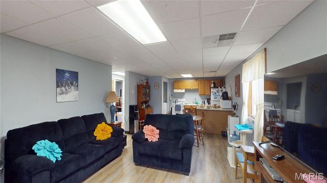 518 W Harris Avenue, Greenville, IL 62246