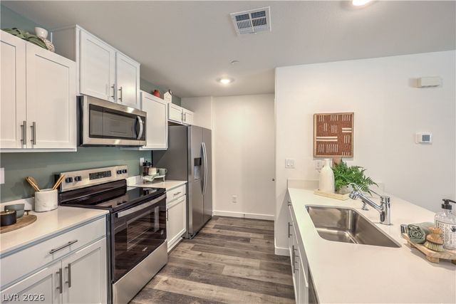 969 Appian Way, Las Vegas, NV 89107