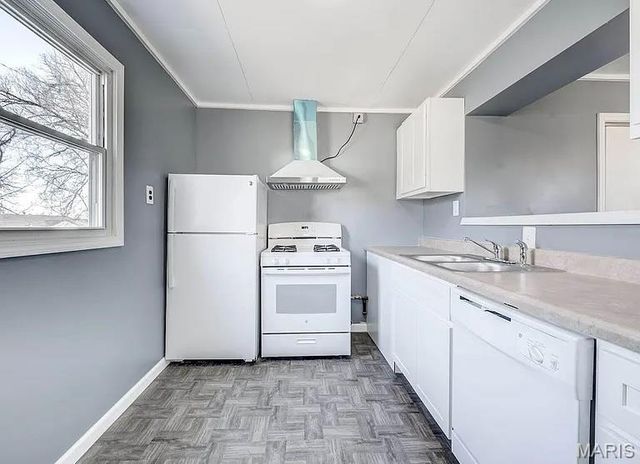 9618 De Porres Lane, St Louis, MO 63114