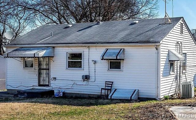 9618 De Porres Lane, St Louis, MO 63114