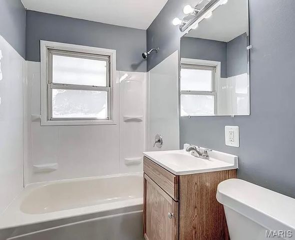 9618 De Porres Lane, St Louis, MO 63114