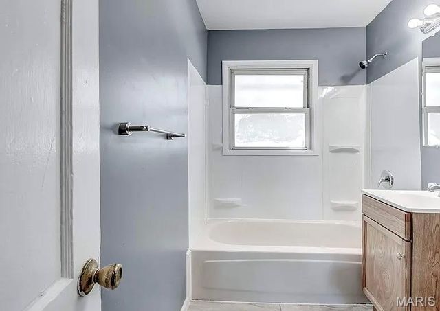 9618 De Porres Lane, St Louis, MO 63114