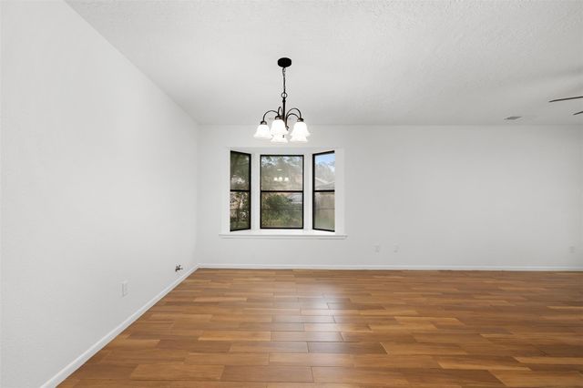 555 E Houston ST, Giddings, TX 78942